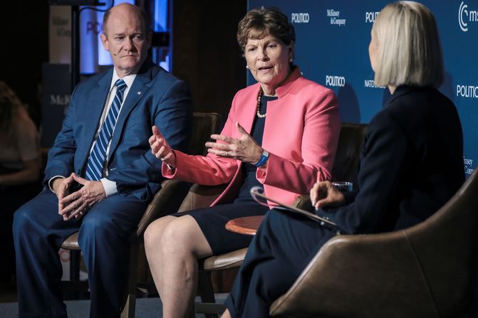 Senator Chris Coons and Senatorin Jeanne Shaheen