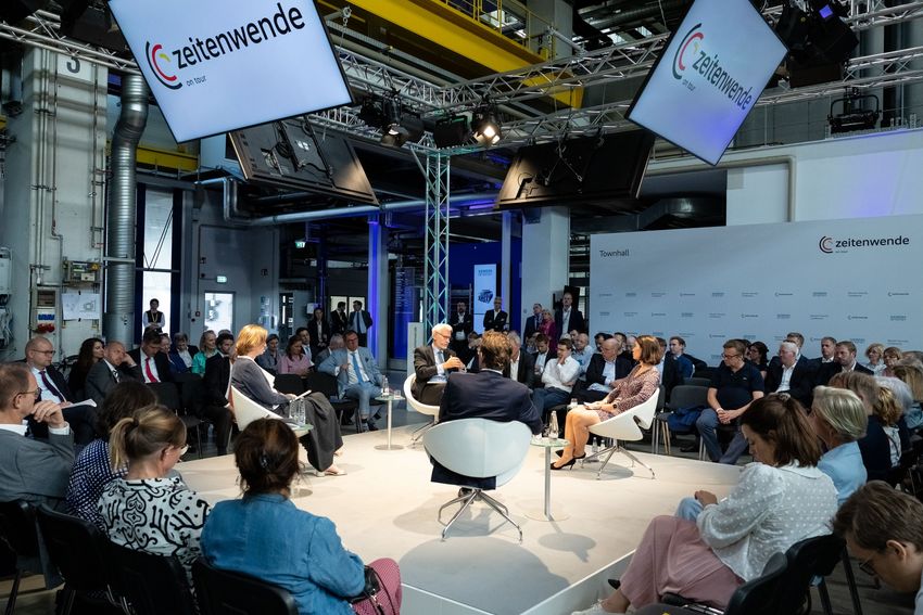 Blick in die Townhall bei der Zeitenwende on tour in Berlin