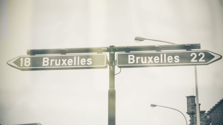 Two street signs that say “Bruxelles”