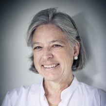 Porträt von Britt Olowson-Schiebeler, Advisor Middle East / Protocol