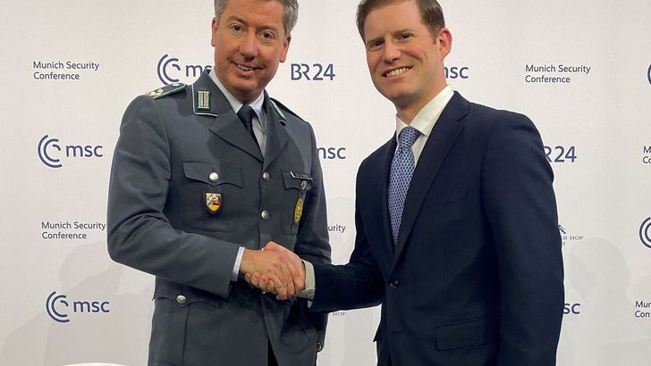 Benedikt Franke (links), stellvertretender Vorsitzender und Geschäftsführer der Münchner Sicherheitskonferenz, und Phil Kaplan, Geschäftsführer des Blue Center for Global Strategic Assessment